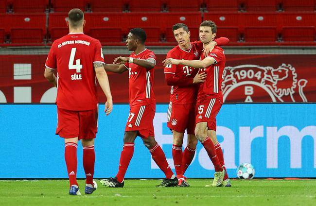  门兴格拉德巴赫逆转取胜，德甲老牌球队彰显韧性